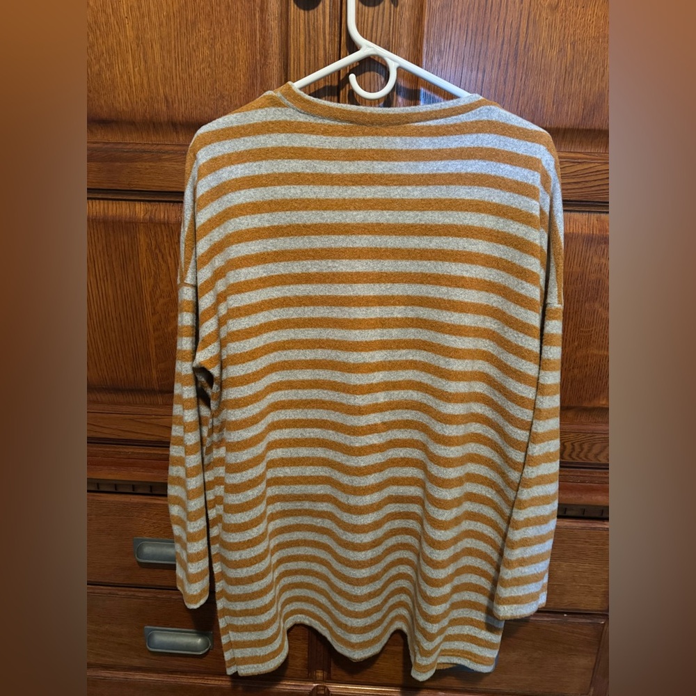 Simply Southern Striped Side Button Sweater Size L Camel/Gray Soft Casual Top - Picture 3 of 7